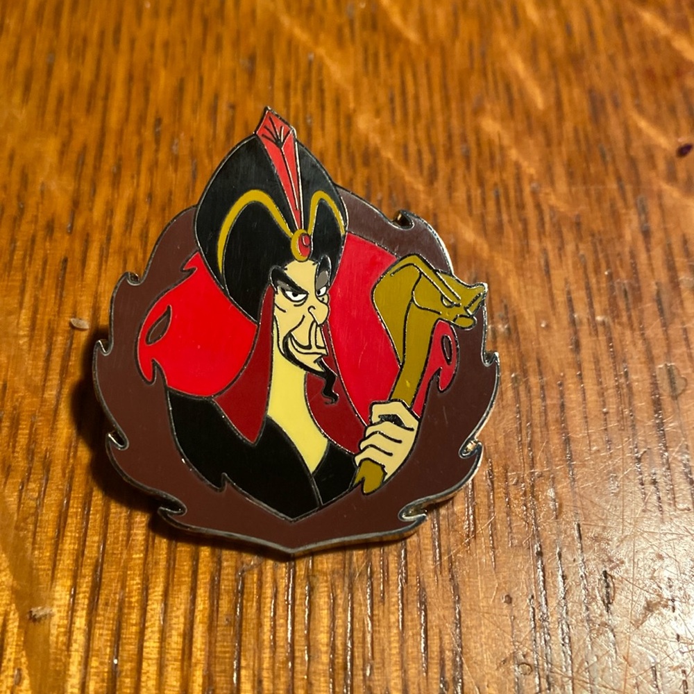 Aladdin trading pin Javar